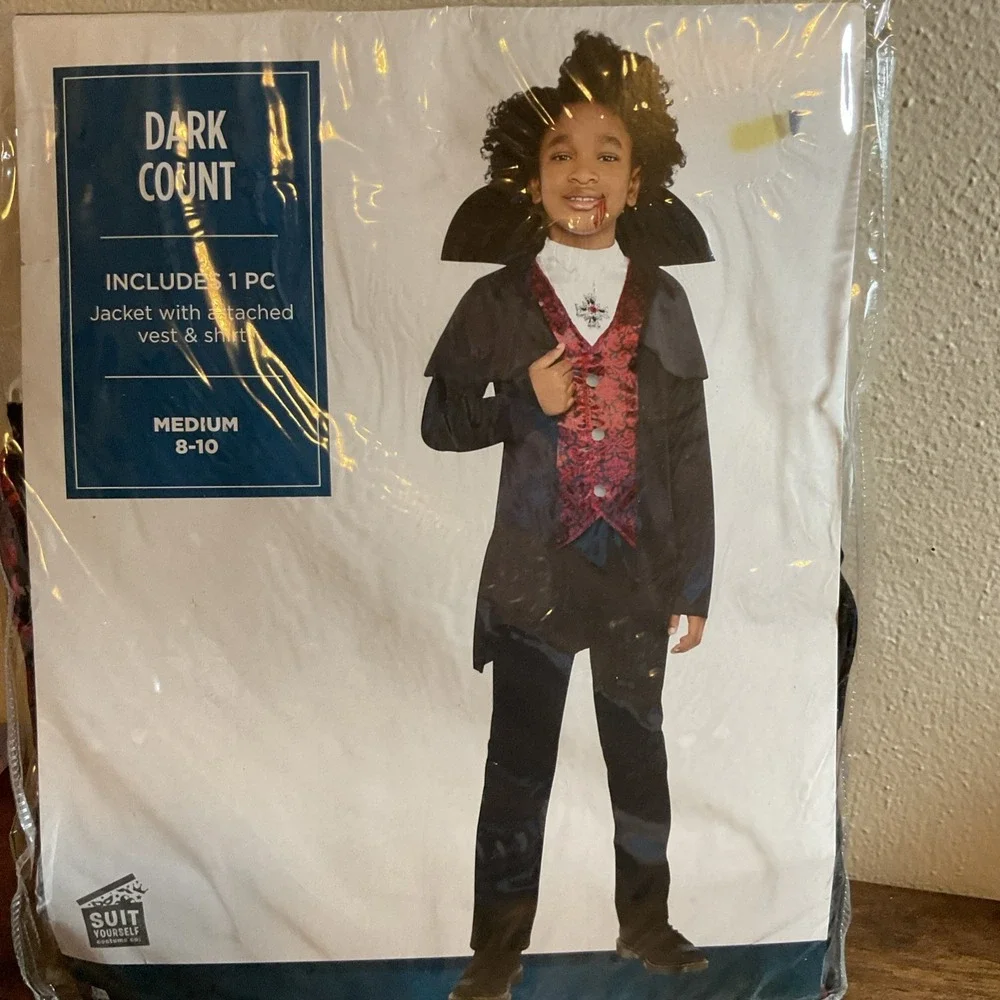New Dark Count Child Halloween Costume Size Medium 8 - 10‎ Dracula Vampire